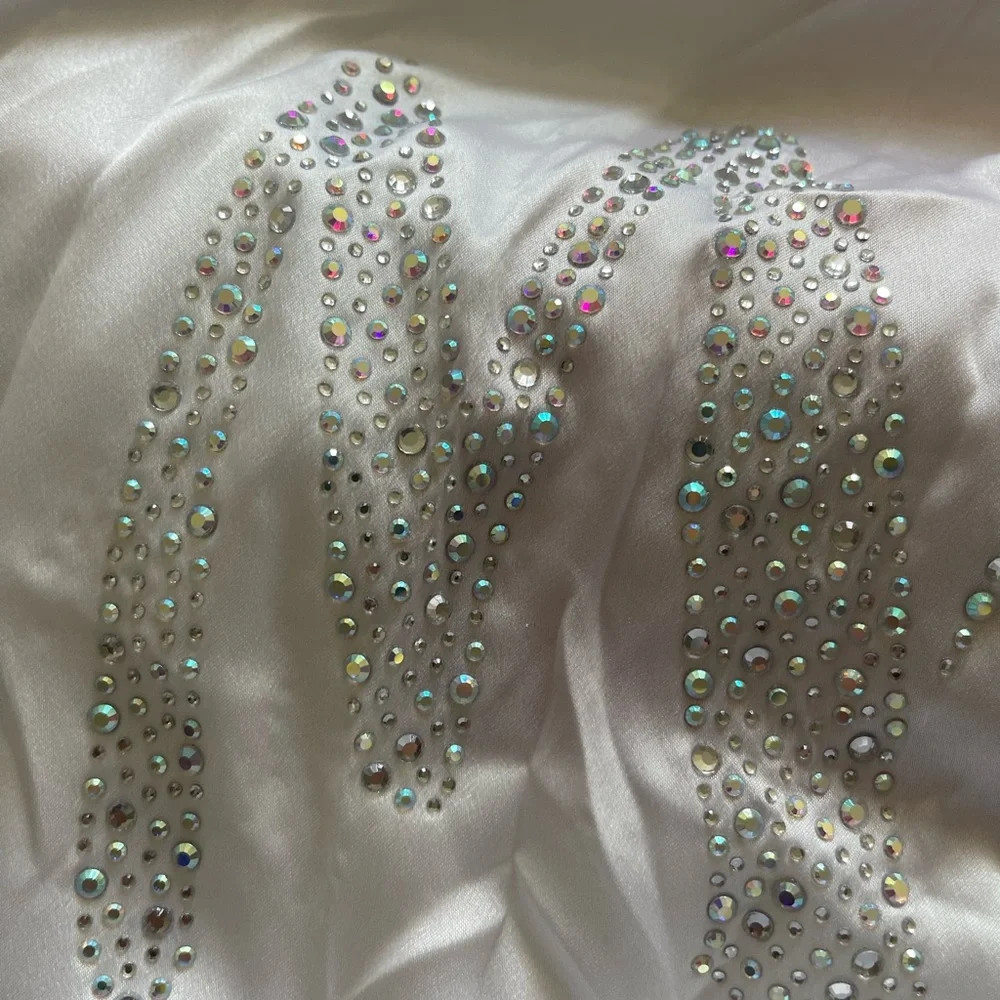 VS Robe - Picture 8 of 8